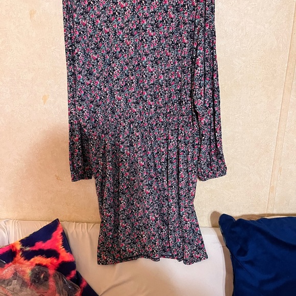 Dear Scarlet Navy Multi Floral Long Sleeve V Neck Elastic Waist-Midi Dress - Picture 5 of 5